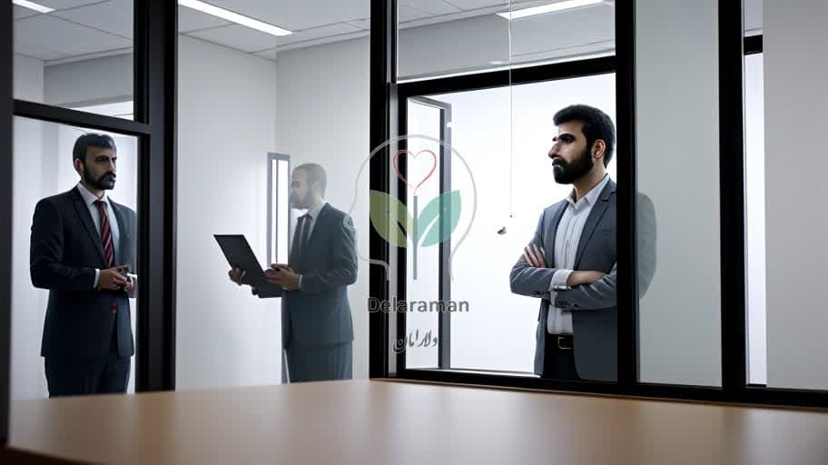 آیا رئیس شما خودشیفته است؟ نشانههای پنهان خودشیفتگی در محیط کار و نحوه تشخیص آن